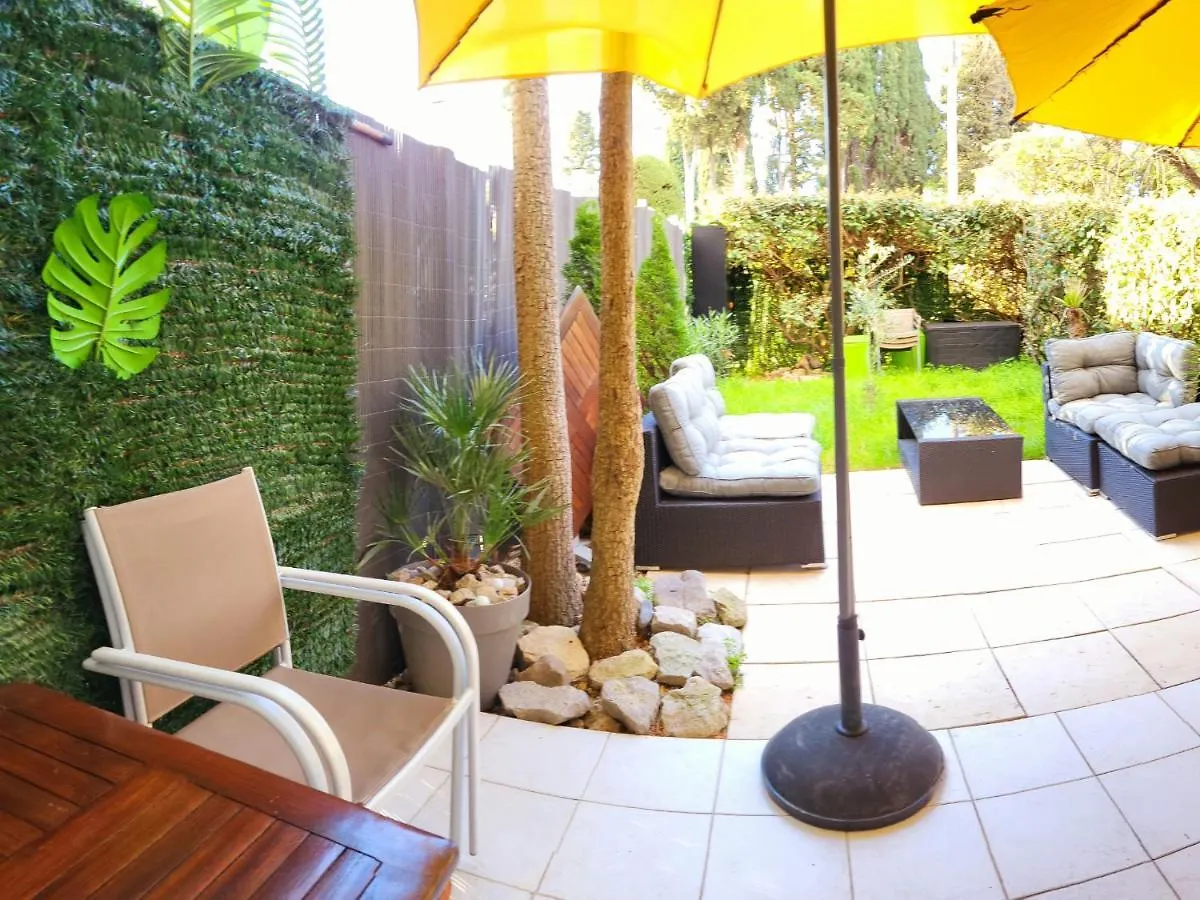 Appartement STUDIO Cannes DOMAINE DES PALMIERS PARKING PRIVÉ