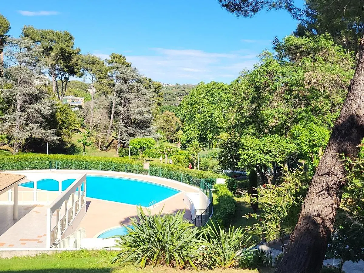 Appartement STUDIO Cannes DOMAINE DES PALMIERS PARKING PRIVÉ